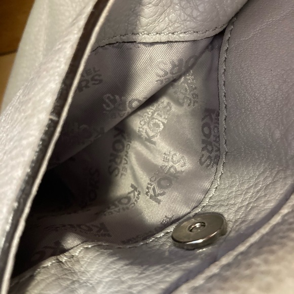 Michael Kors purse - Picture 3 of 4